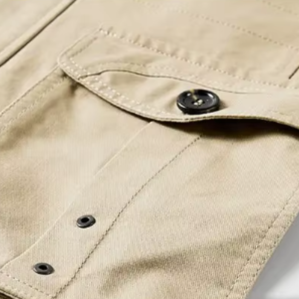 Elegante chaqueta multibolsillos