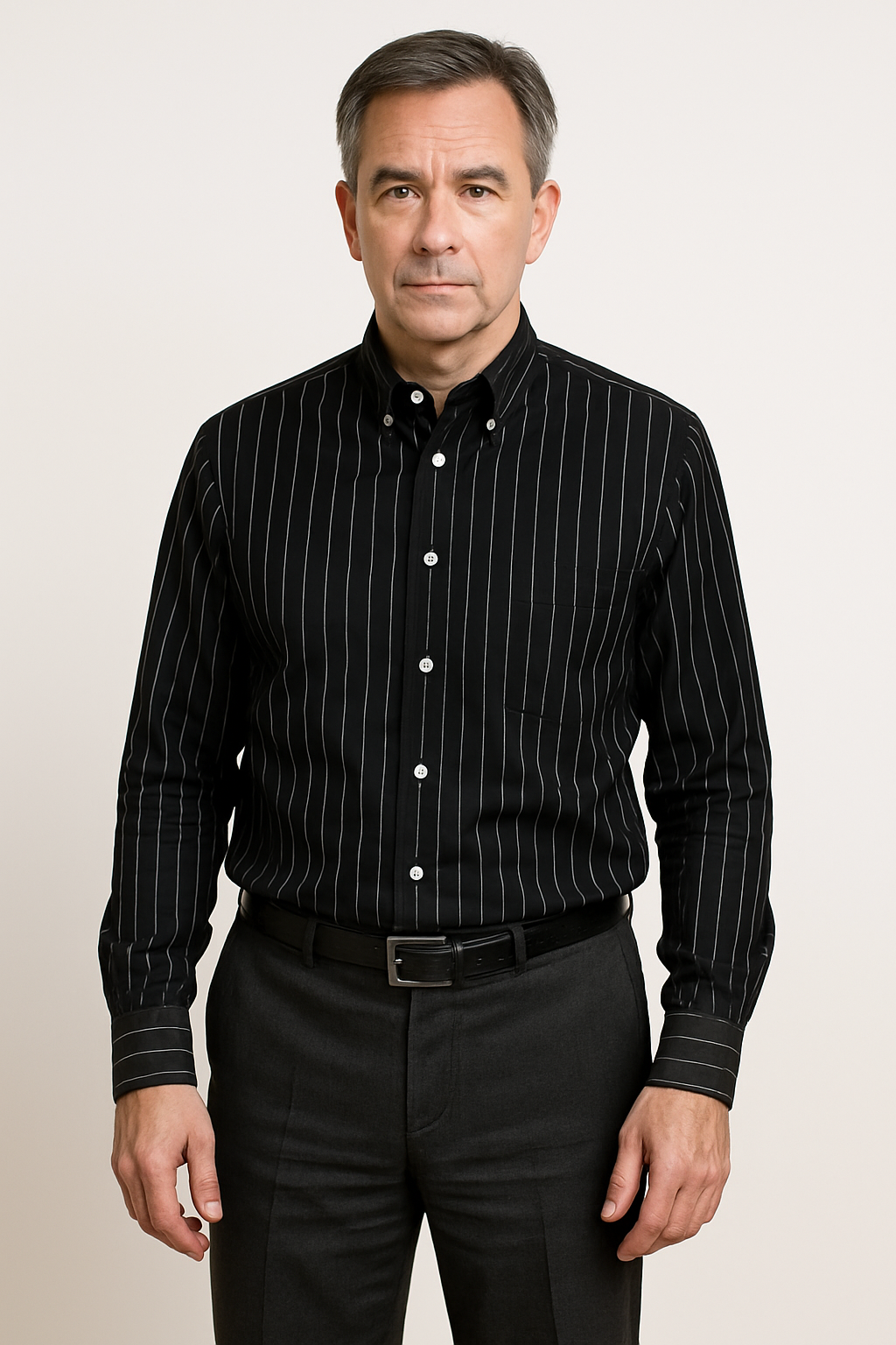 Elegante camisa de algodón a rayas