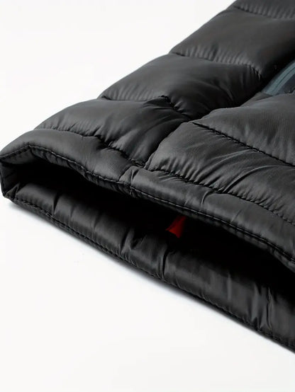 Elegante chaqueta con capucha