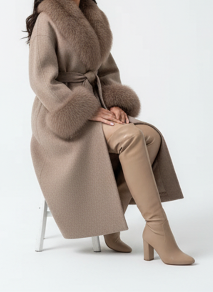 Brava – Abrigo Corto Nube de Invierno