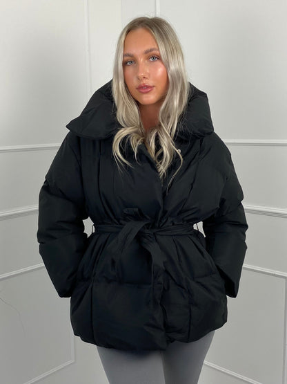 Brava – Abrigo Puffer con Cintura Ajustable “Karly”