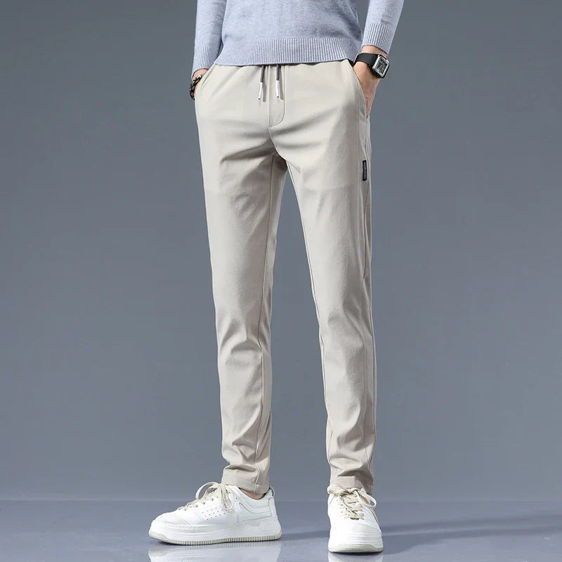 Elegantes pantalones slim fit