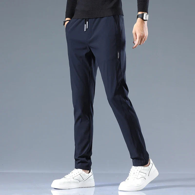 Elegantes pantalones slim fit