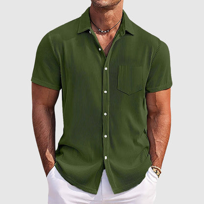 Elegante camisa de rayas para el verano