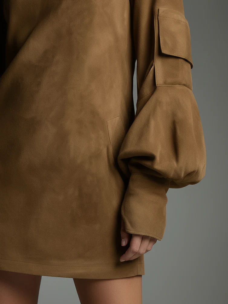 Livia | Minivestido Oversize en Ante con Cuello Alto