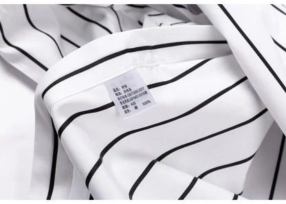 Elegante camisa de algodón a rayas